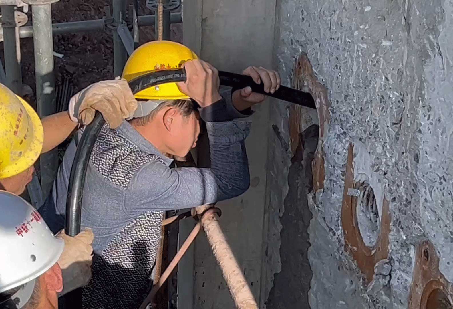 橋梁預(yù)應(yīng)力波紋管完全堵死疏通